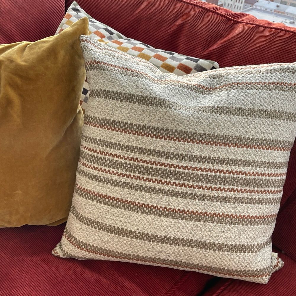 Decorative knit throw pillow - never used! Neutral, rustic chic, farmhouse chic